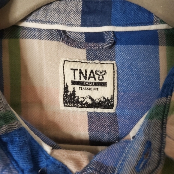 TNA | Small | Classic Fit Plaid Button Up - Picture 6 of 9